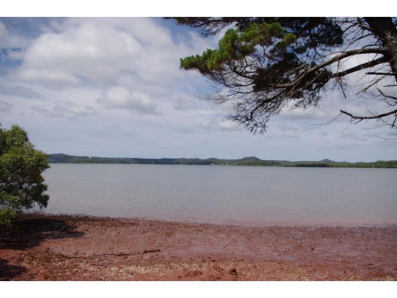 30 Tina Avenue, Lamb Island QLD 4184