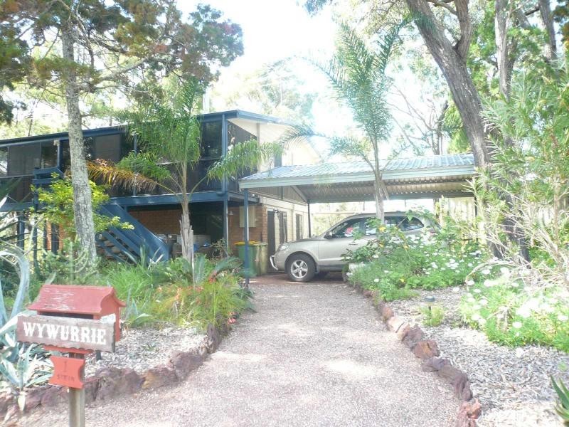 1 Blue Vista Street, Macleay Island QLD 4184