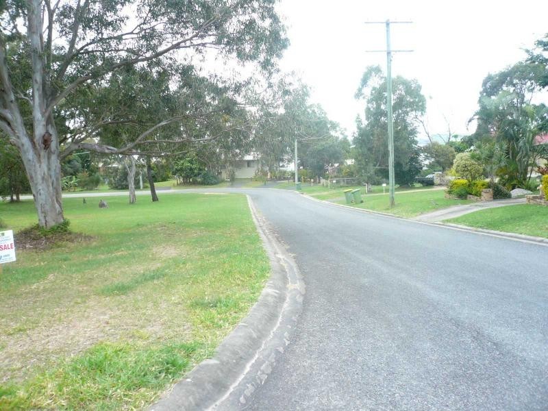 2 Alkira Street, Macleay Island QLD 4184