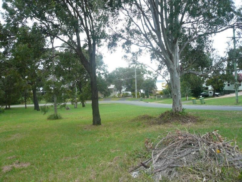 2 Alkira Street, Macleay Island QLD 4184