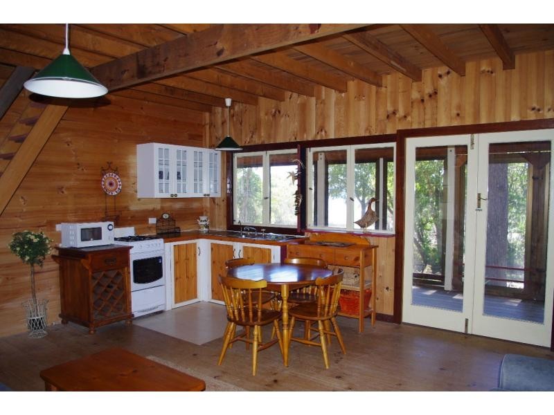 31 Calm Waters Crescent, Macleay Island QLD 4184