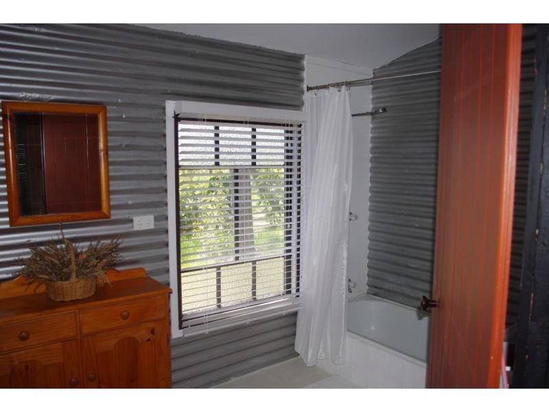 31 Calm Waters Crescent, Macleay Island QLD 4184