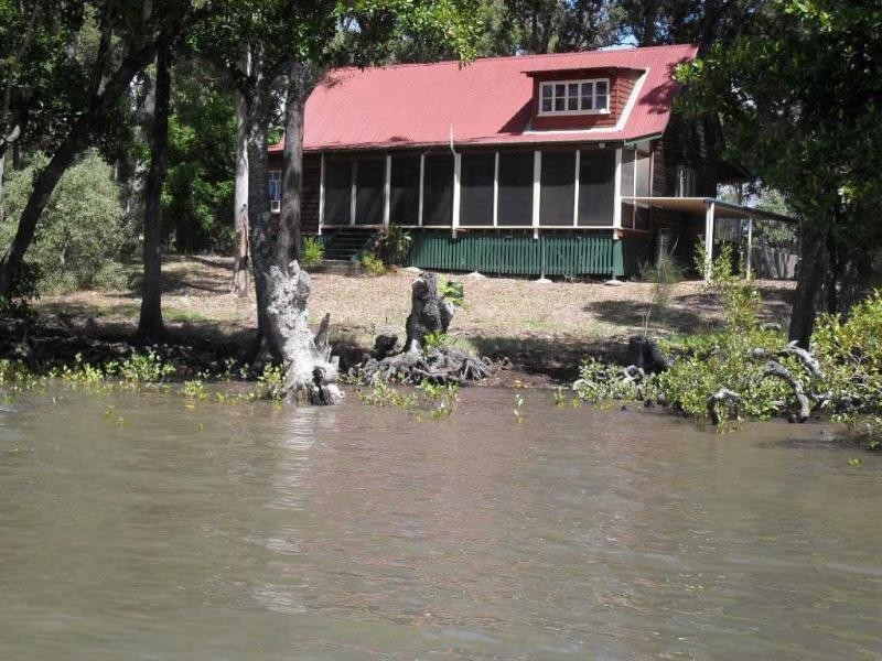 31 Calm Waters Crescent, Macleay Island QLD 4184