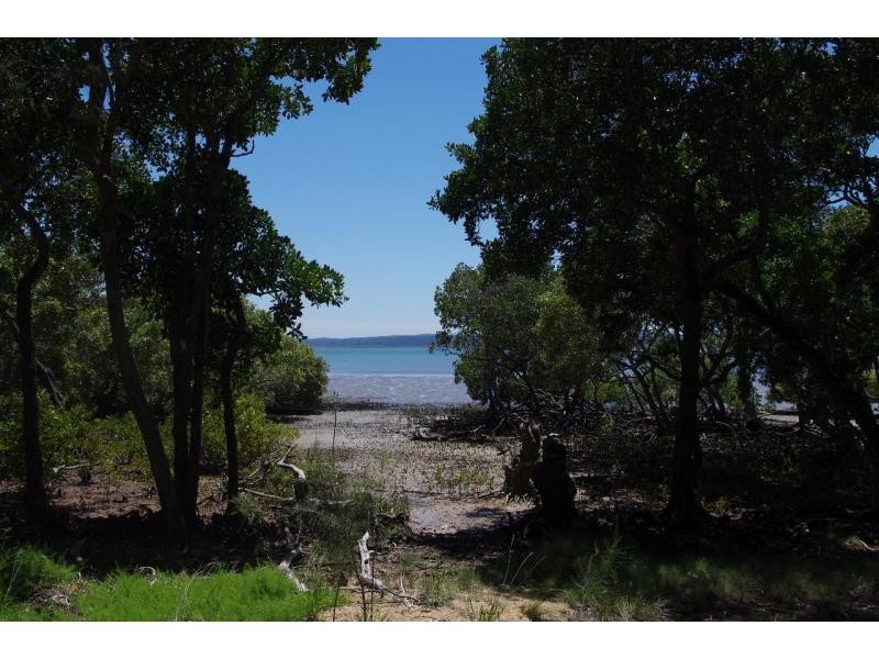 31 Calm Waters Crescent, Macleay Island QLD 4184