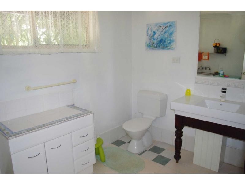 60 Treasure Island Avenue, Karragarra Island QLD 4184