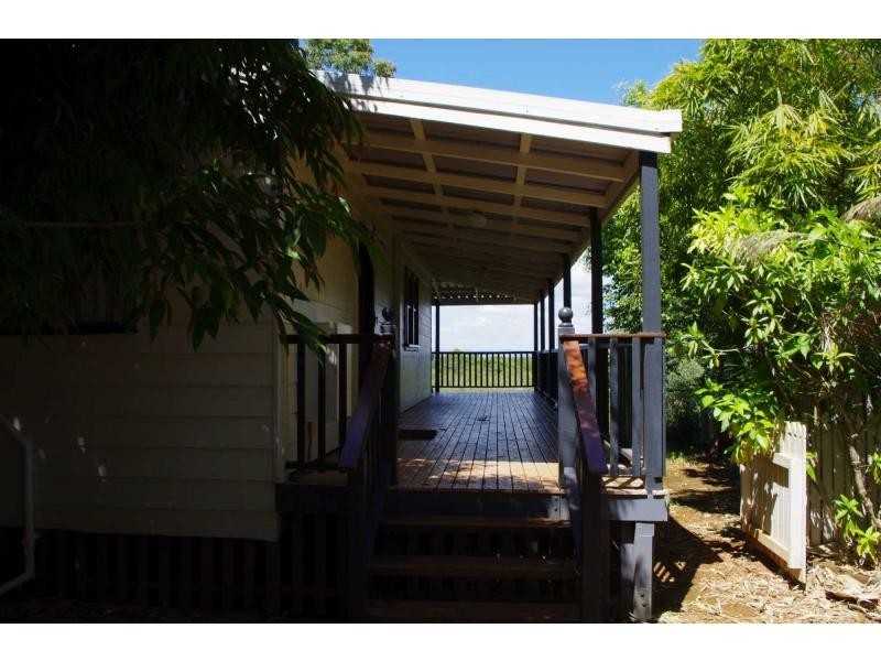 60 Treasure Island Avenue, Karragarra Island QLD 4184