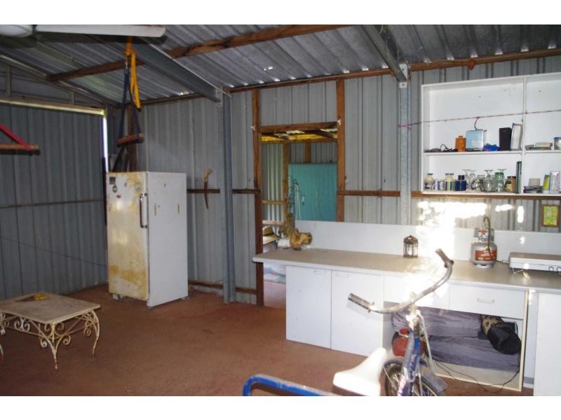 10 Noyes Parade, Karragarra Island QLD 4184