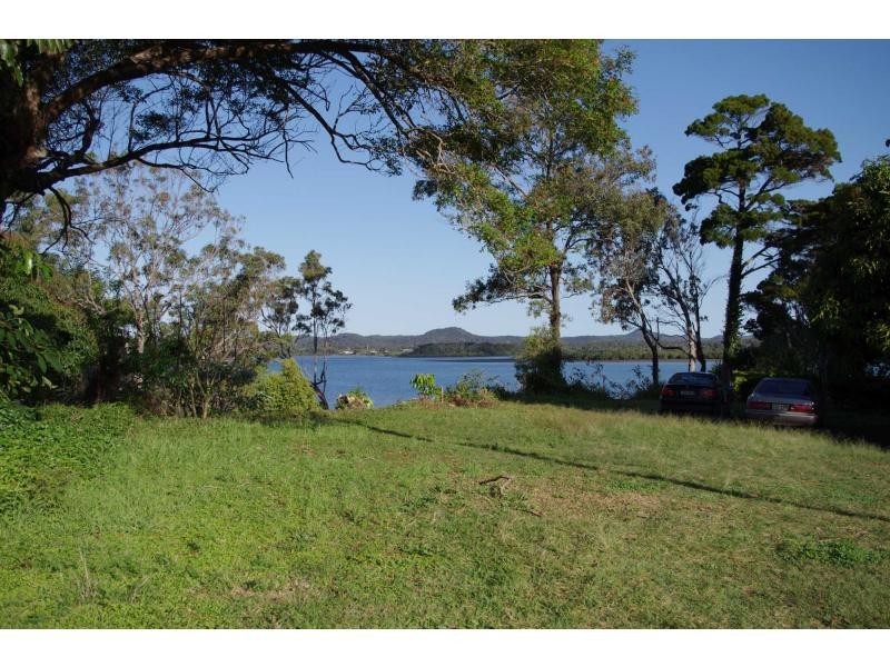 32 Tina Avenue, Lamb Island QLD 4184