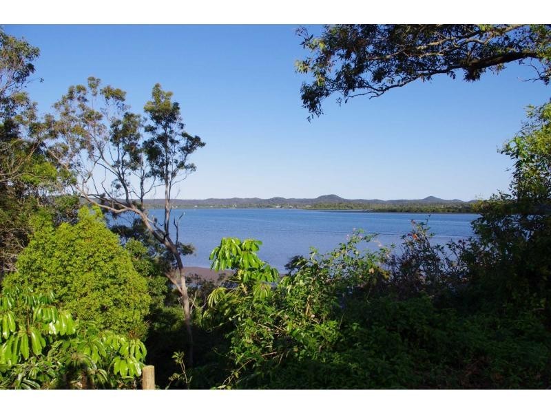 32 Tina Avenue, Lamb Island QLD 4184