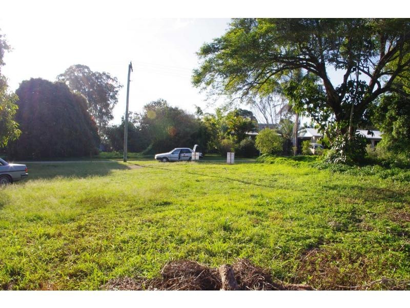 32 Tina Avenue, Lamb Island QLD 4184