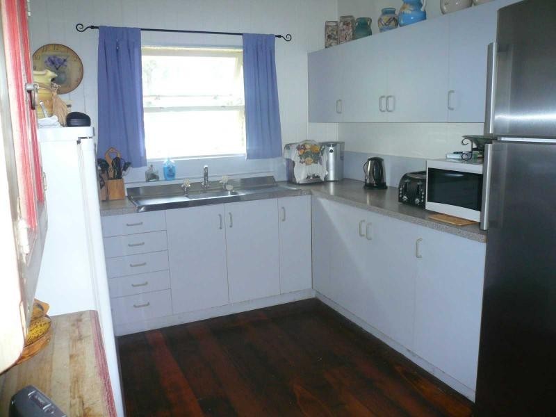 21 Columbia Street, Macleay Island QLD 4184