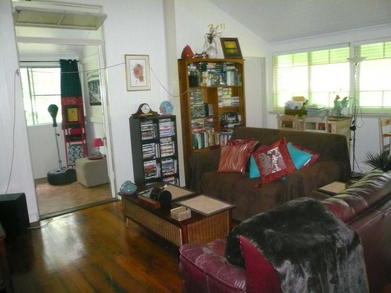 21 Columbia Street, Macleay Island QLD 4184