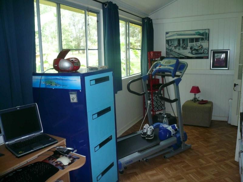 21 Columbia Street, Macleay Island QLD 4184