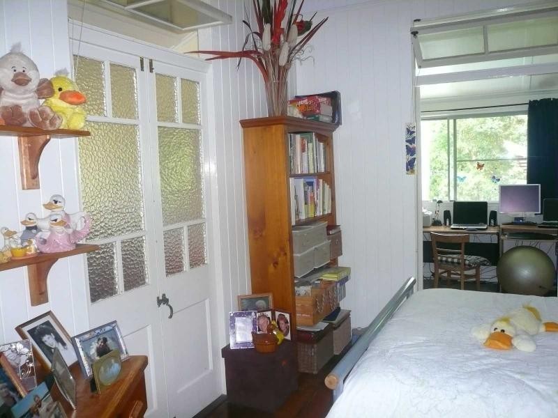 21 Columbia Street, Macleay Island QLD 4184