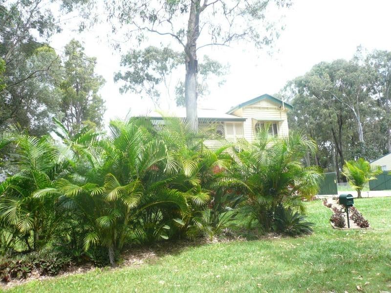 21 Columbia Street, Macleay Island QLD 4184