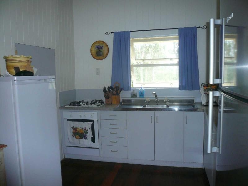 21 Columbia Street, Macleay Island QLD 4184