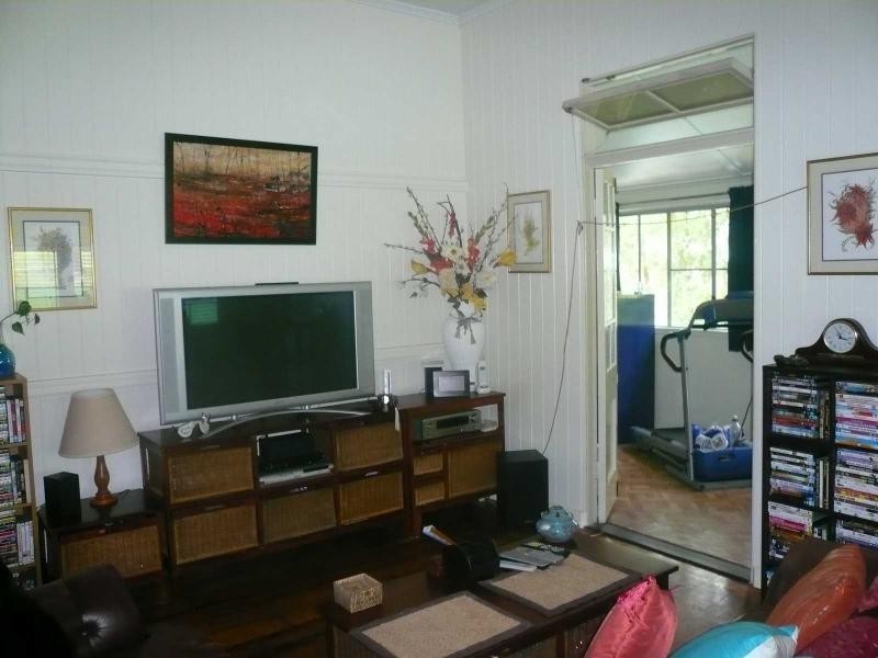 21 Columbia Street, Macleay Island QLD 4184