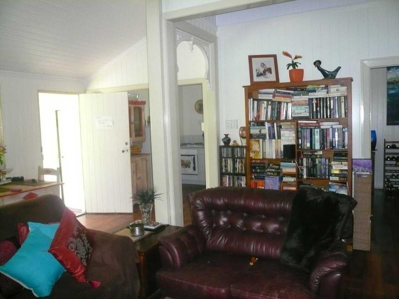 21 Columbia Street, Macleay Island QLD 4184