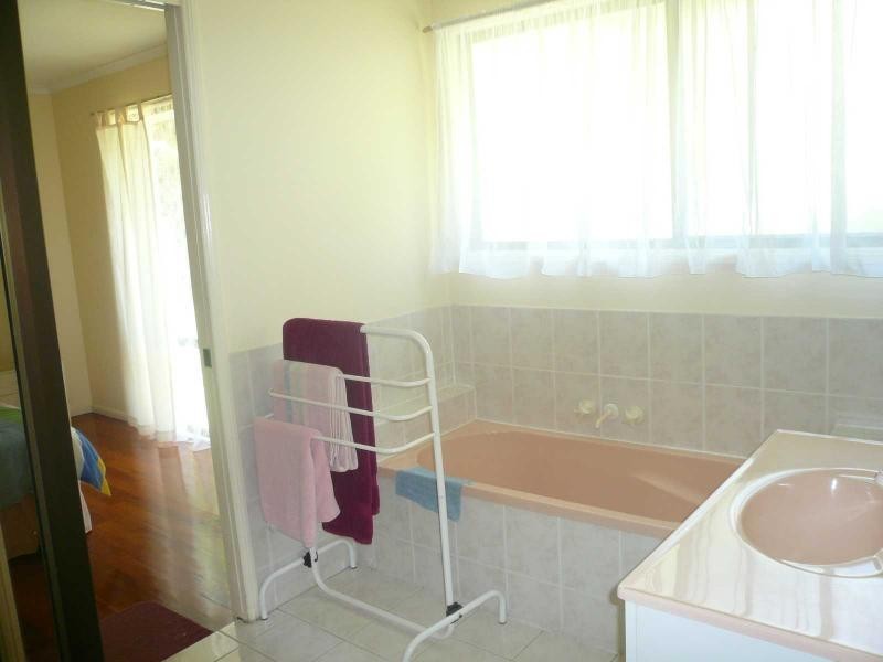 20-22 Weeroona Avenue, Macleay Island QLD 4184