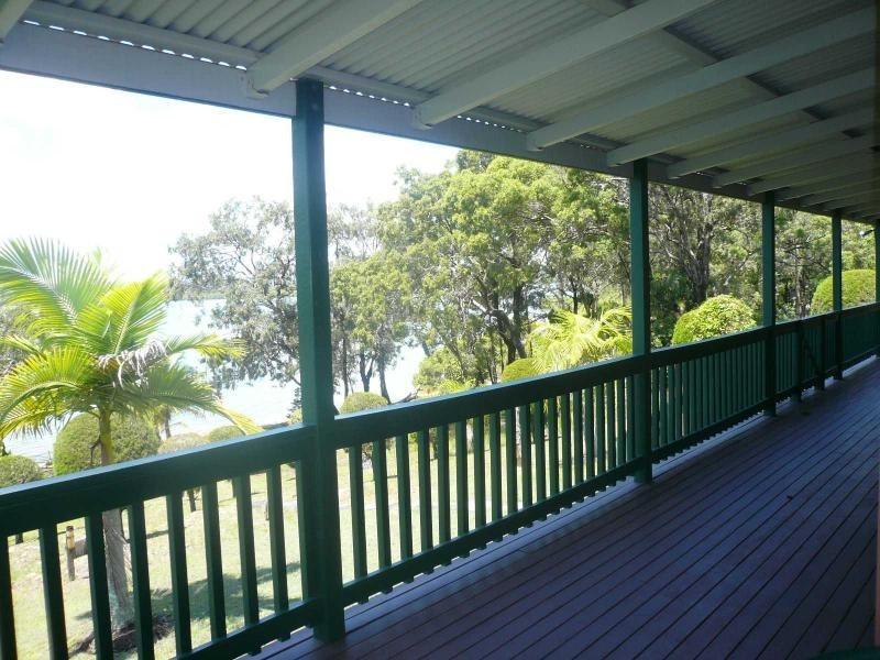 20-22 Weeroona Avenue, Macleay Island QLD 4184