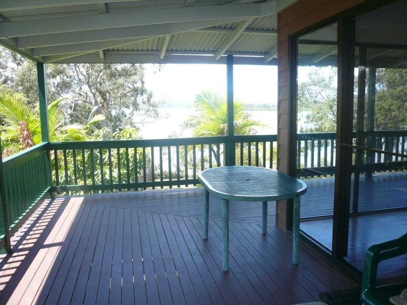 20-22 Weeroona Avenue, Macleay Island QLD 4184