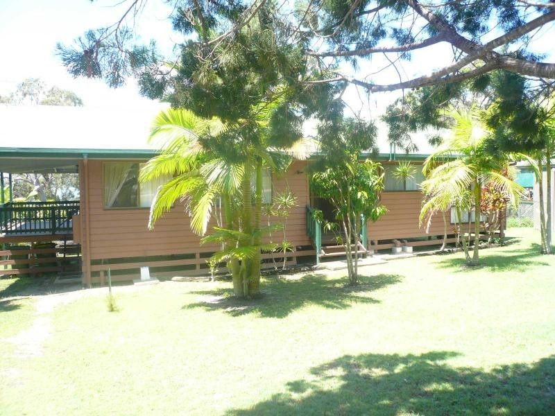 20-22 Weeroona Avenue, Macleay Island QLD 4184