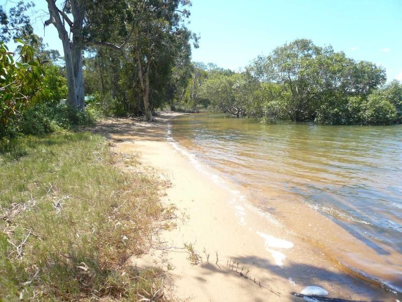 20-22 Weeroona Avenue, Macleay Island QLD 4184