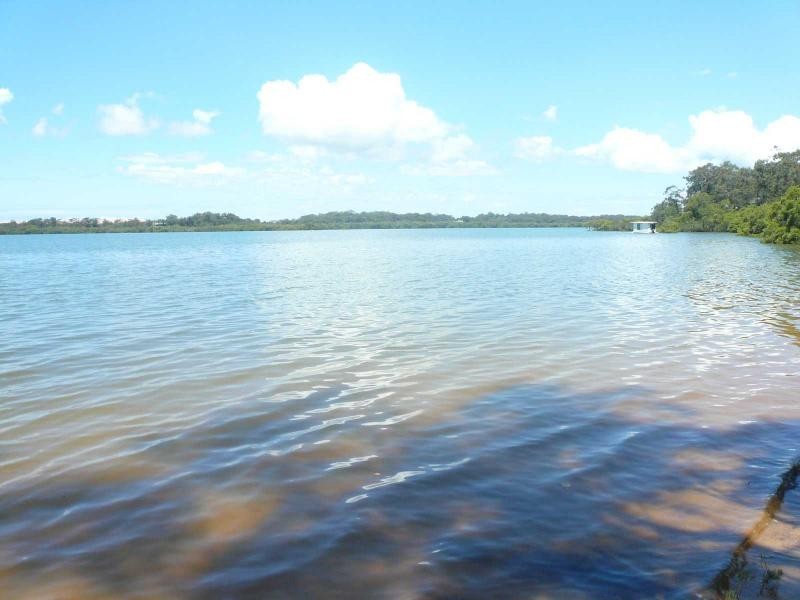 20-22 Weeroona Avenue, Macleay Island QLD 4184