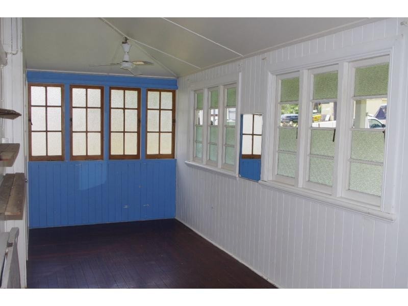 19 Cliff Terrace, Macleay Island QLD 4184