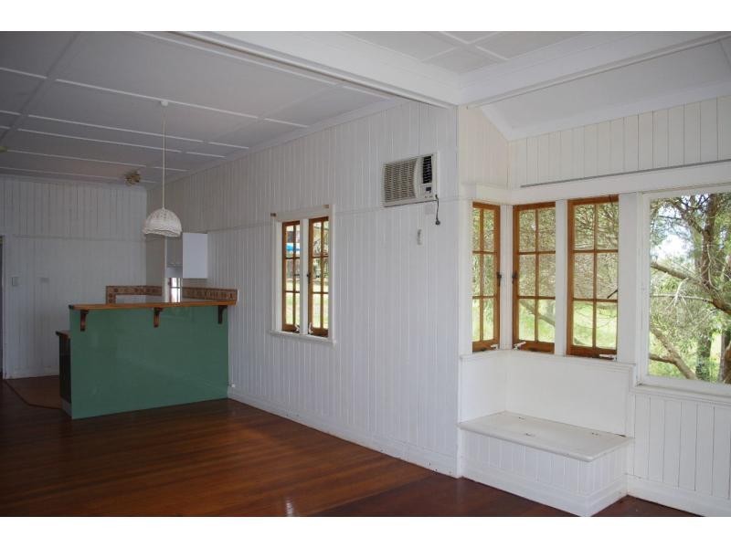 19 Cliff Terrace, Macleay Island QLD 4184