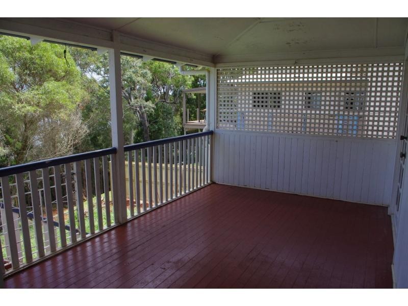 19 Cliff Terrace, Macleay Island QLD 4184