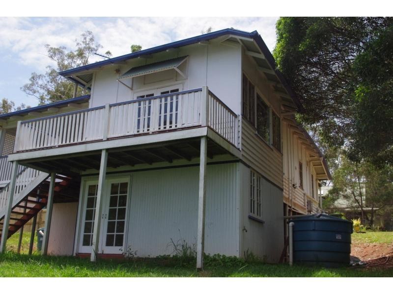 19 Cliff Terrace, Macleay Island QLD 4184