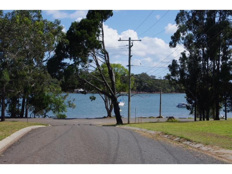 7 Bertram Road, Karragarra Island QLD 4184