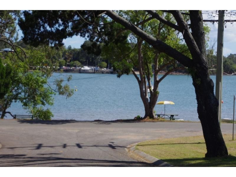 7 Bertram Road, Karragarra Island QLD 4184