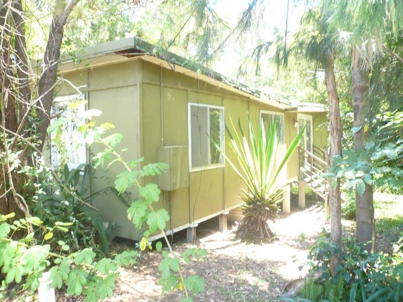 77 Eastbourne Terrace, Macleay Island QLD 4184