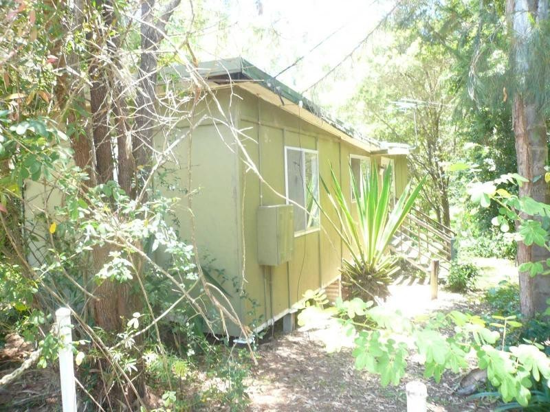 77 Eastbourne Terrace, Macleay Island QLD 4184