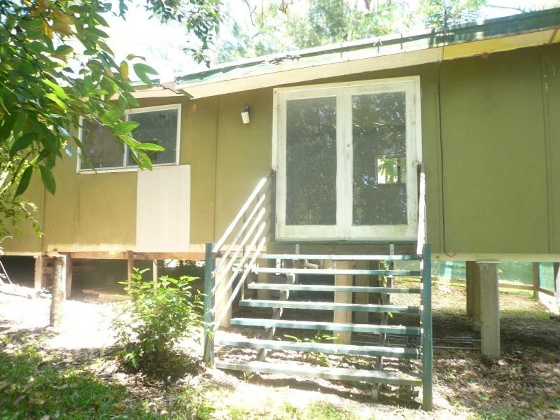 77 Eastbourne Terrace, Macleay Island QLD 4184