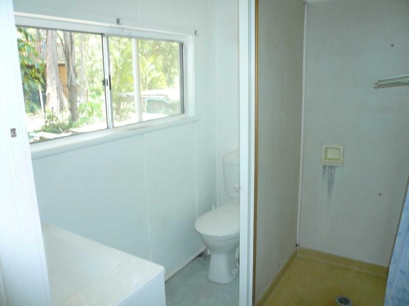 77 Eastbourne Terrace, Macleay Island QLD 4184