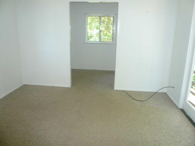 77 Eastbourne Terrace, Macleay Island QLD 4184