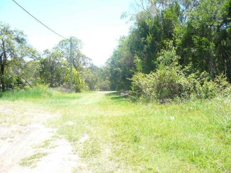 6 Heath Street, Macleay Island QLD 4184