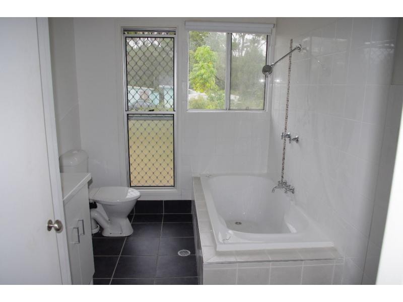 63 Eastbourne Terrace, Macleay Island QLD 4184