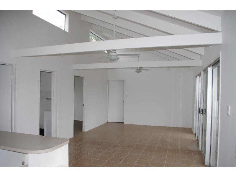 63 Eastbourne Terrace, Macleay Island QLD 4184