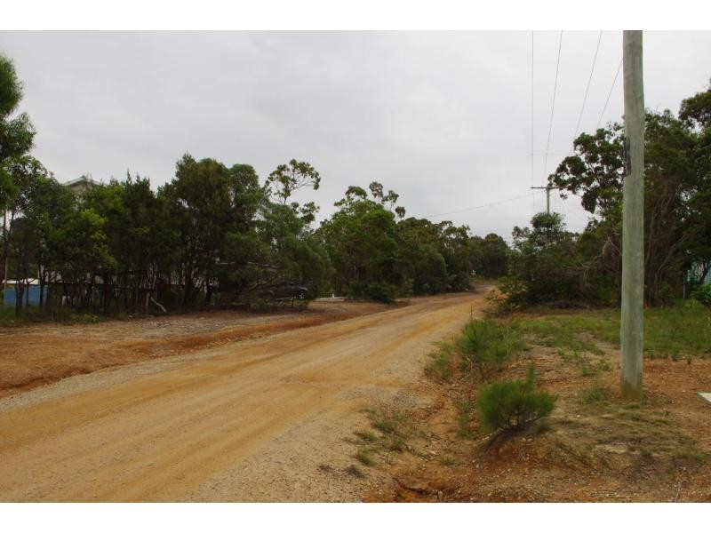 63 Eastbourne Terrace, Macleay Island QLD 4184