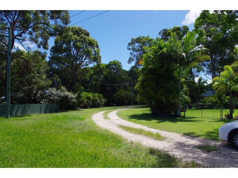 32 Mango Crescent, Macleay Island QLD 4184