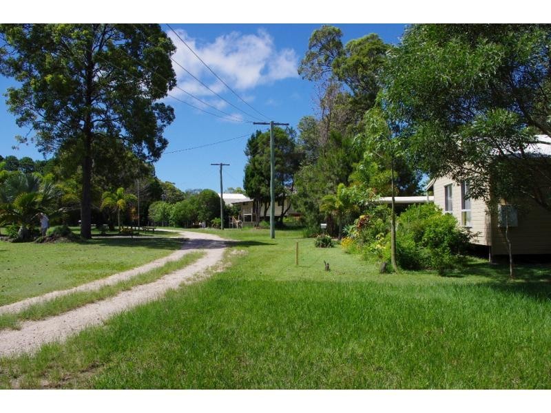 32 Mango Crescent, Macleay Island QLD 4184