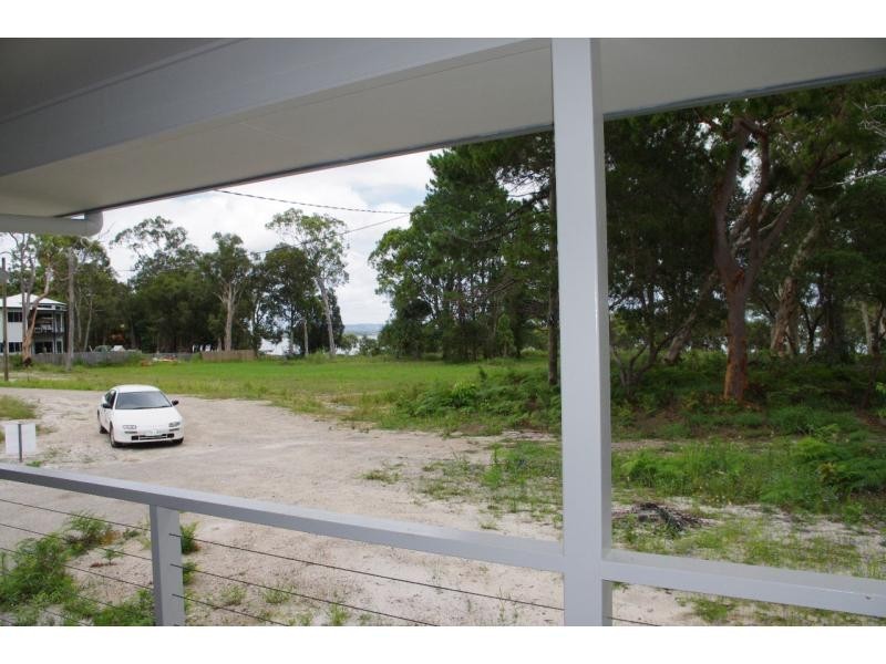 54 Coast Road, Macleay Island QLD 4184