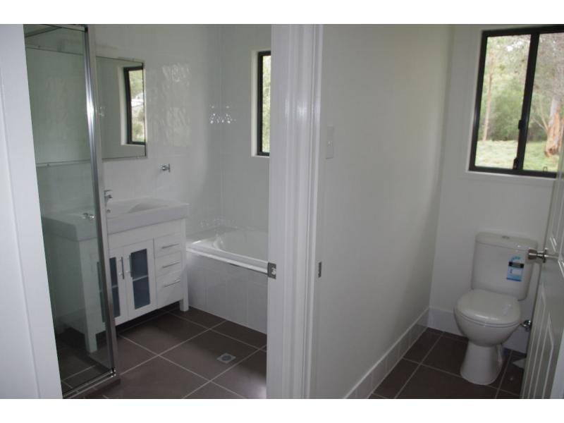 54 Coast Road, Macleay Island QLD 4184