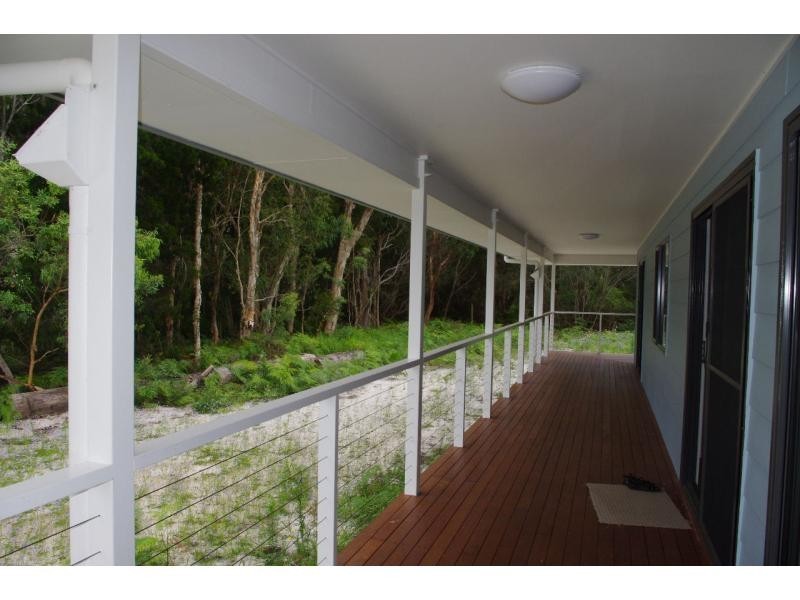 54 Coast Road, Macleay Island QLD 4184
