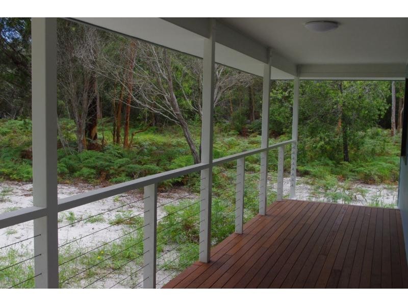 54 Coast Road, Macleay Island QLD 4184