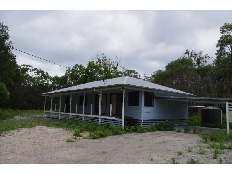 54 Coast Road, Macleay Island QLD 4184